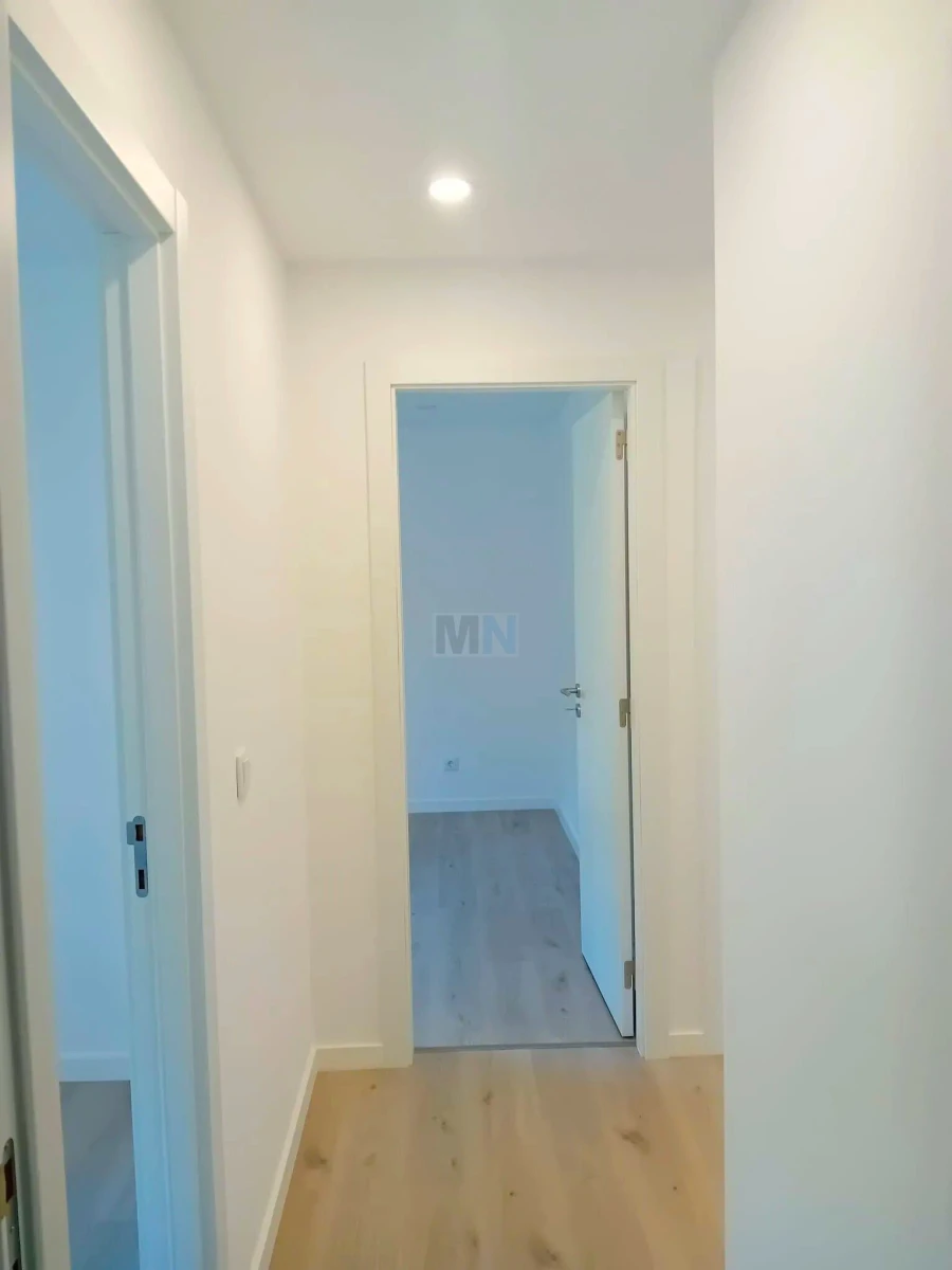 Apartamento T4 para Venda em Santo Antonio dos Olivais Foto 19