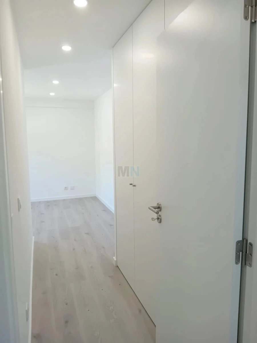 Apartamento T4 para Venda em Santo Antonio dos Olivais Foto 17