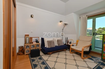 Apartamento T3 para Venda em Oeiras e São Julião da Barra, Paço de Arcos e Caxias