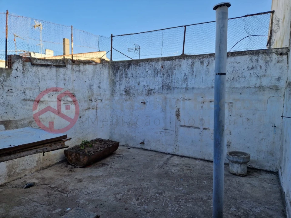 Moradia T2 para Venda em Ferreira do Alentejo e Canhestros Foto 1