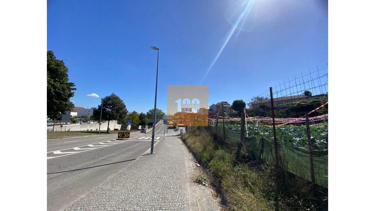 Apartamento T2 para Venda em Campanhã Foto 23