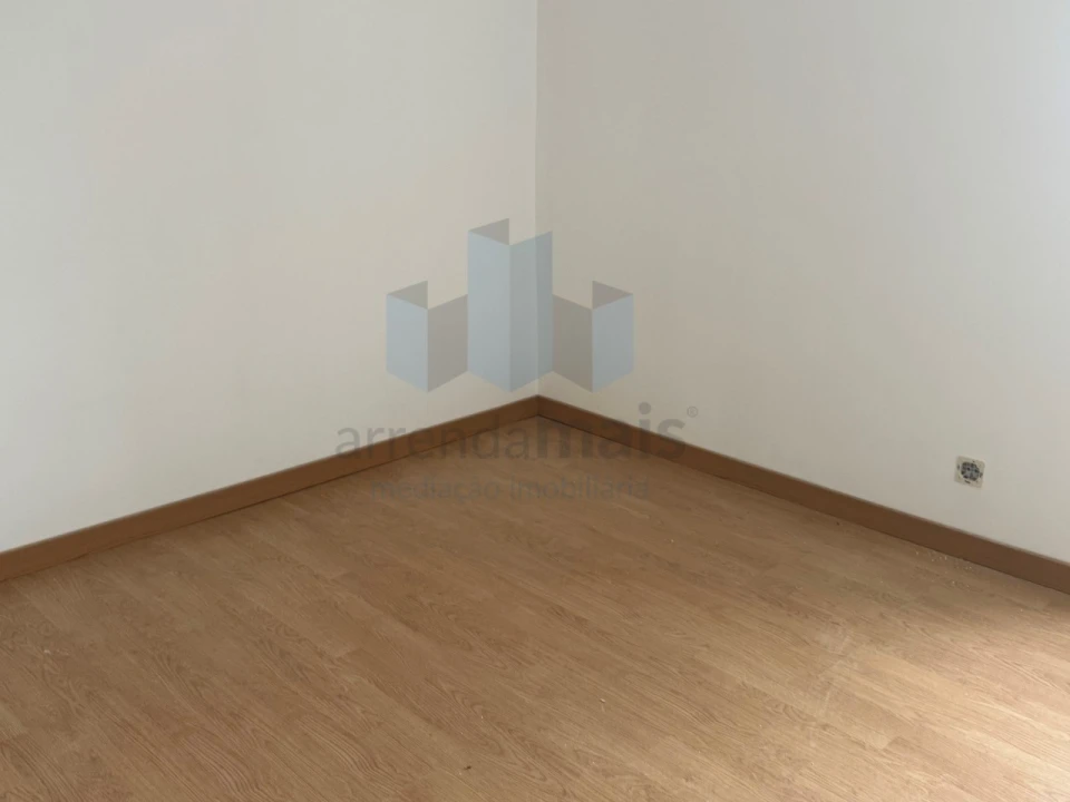 Moradia T4 para Venda em São Martinho de Árvore e Lamarosa Foto 3