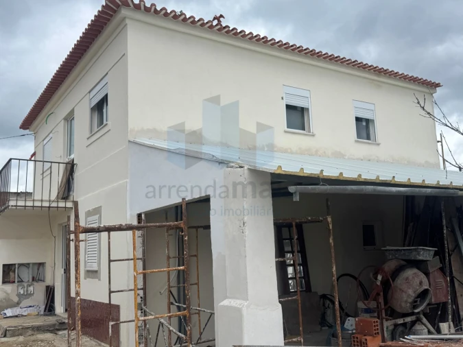 Moradia T4 para Venda em São Martinho de Árvore e Lamarosa