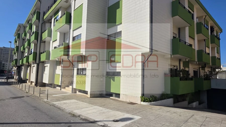 Armazém para Venda em Póvoa de Varzim, Beiriz e Argivai