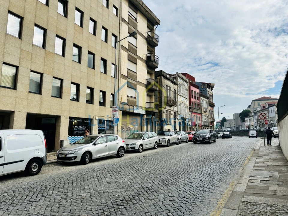 Loja para Arrendamento em São Vicente (Braga) Foto 9