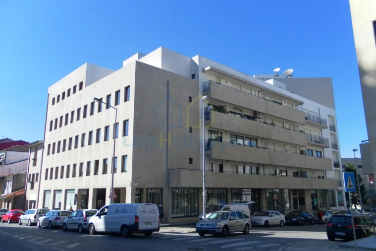 Loja para Arrendamento em São Vicente (Braga) Foto 2