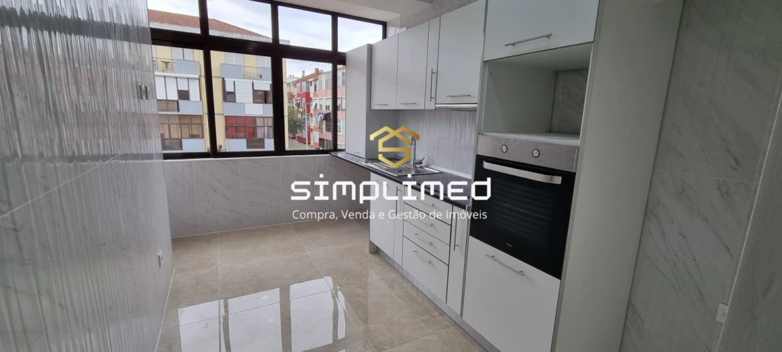 Apartamento T2 para Venda em Barreiro e Lavradio Foto 2