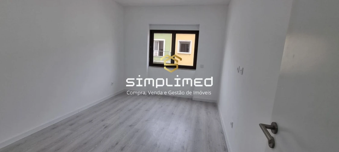 Apartamento T2 para Venda em Barreiro e Lavradio Foto 8