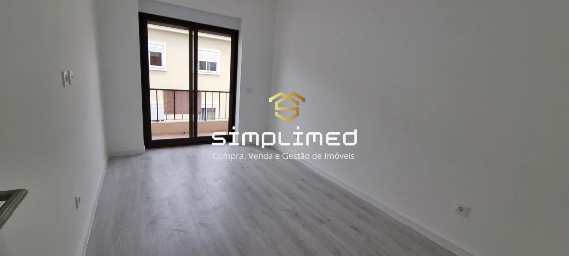 Apartamento T2 para Venda em Barreiro e Lavradio Foto 7