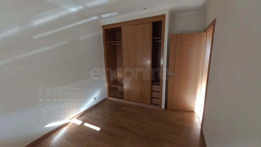 Apartamento T1 para Arrendamento em Pontinha e Famões Foto 2