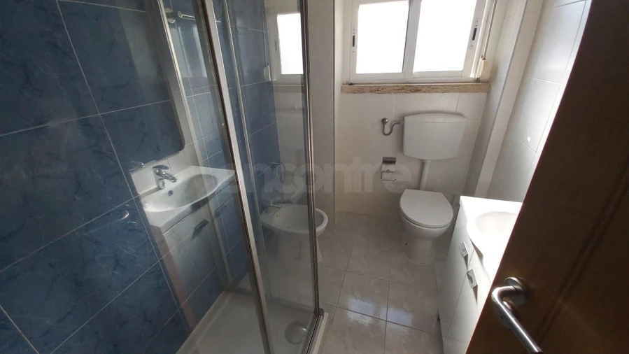 Apartamento T1 para Arrendamento em Pontinha e Famões Foto 12