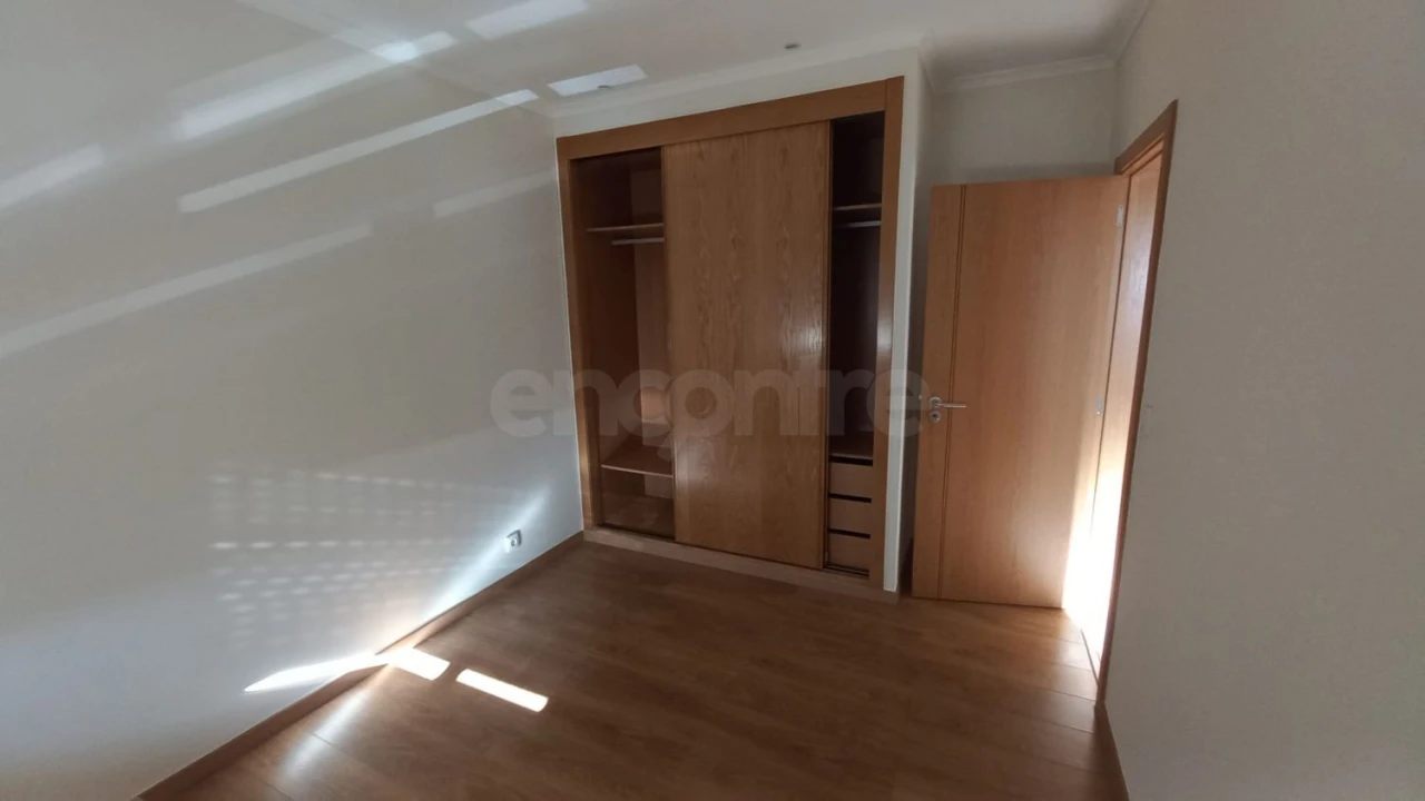 Apartamento T1 para Arrendamento em Pontinha e Famões Foto 2