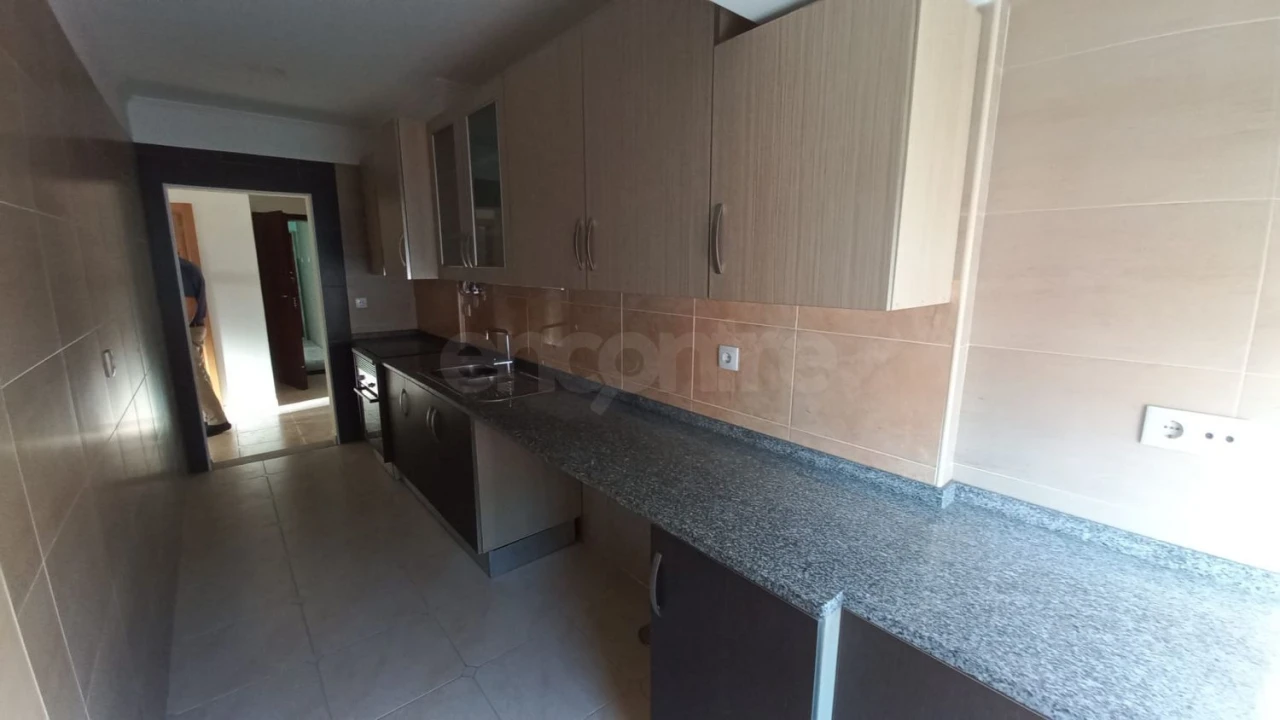 Apartamento T1 para Arrendamento em Pontinha e Famões Foto 10