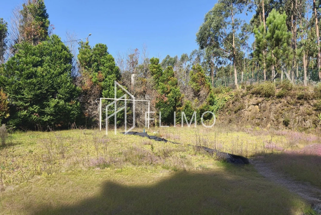 Moradia T5 para Venda em Ossela Foto 17