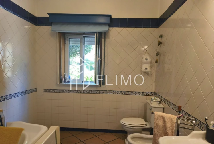 Moradia T5 para Venda em Ossela Foto 29