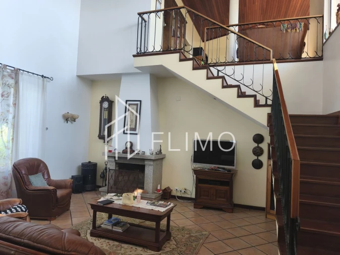 Moradia T5 para Venda em Ossela Foto 74