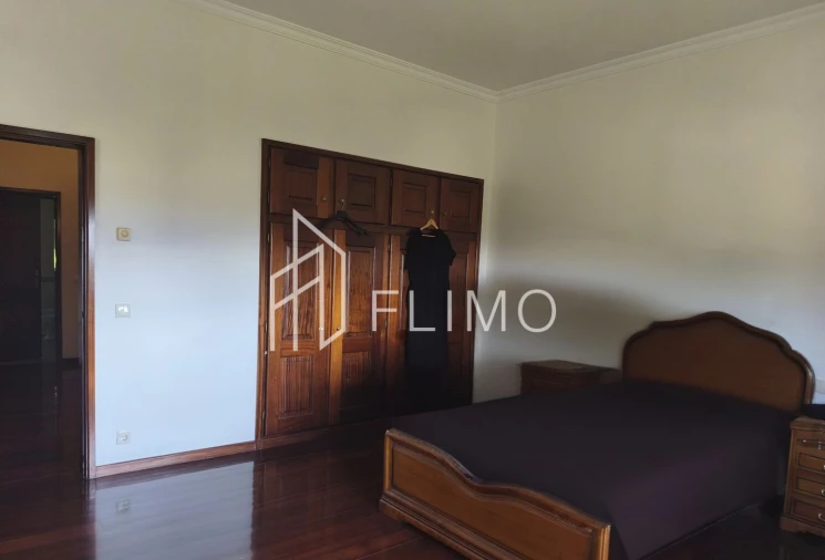 Moradia T5 para Venda em Ossela Foto 30