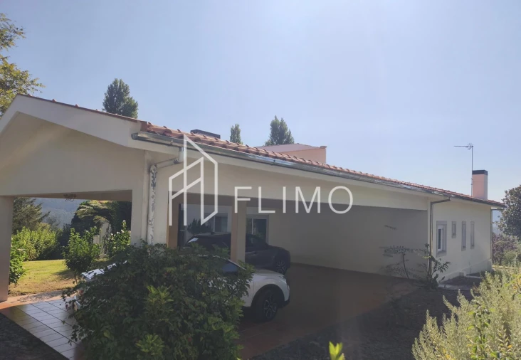 Moradia T5 para Venda em Ossela Foto 15