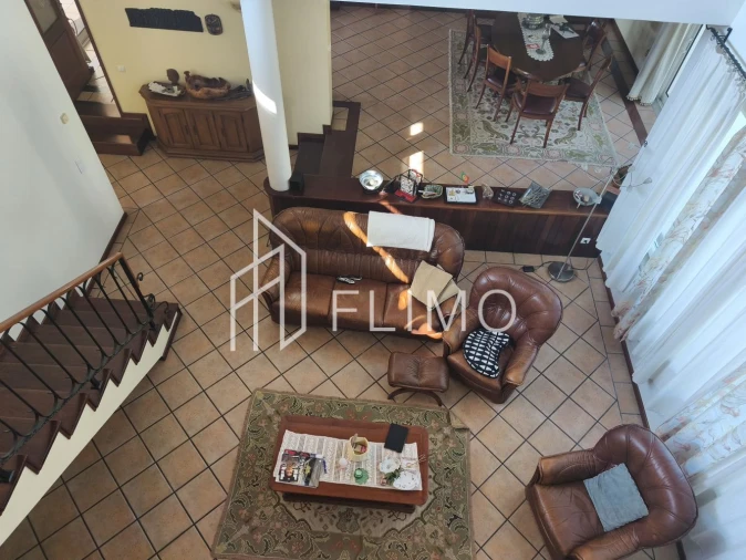 Moradia T5 para Venda em Ossela Foto 77