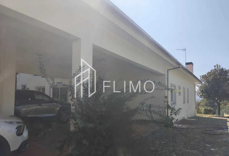 Moradia T5 para Venda em Ossela Foto 13