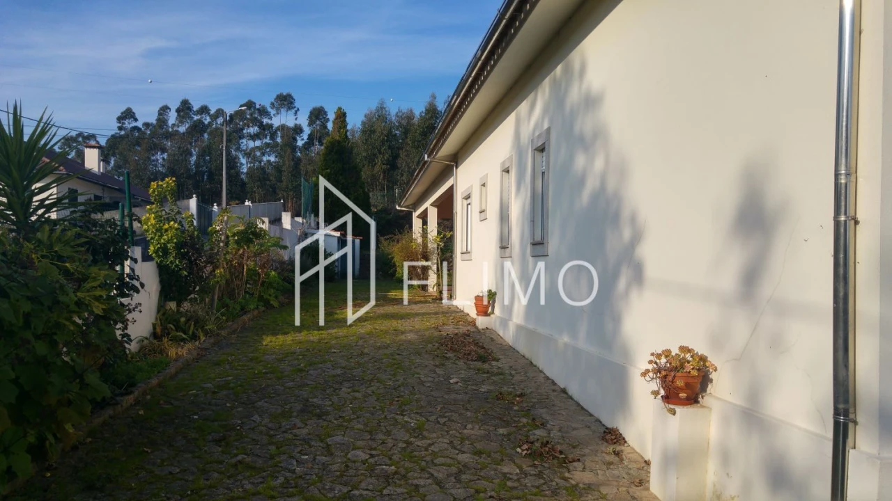 Moradia T5 para Venda em Ossela Foto 6