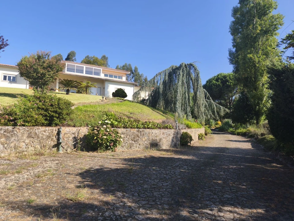 Moradia T5 para Venda em Ossela Foto 71