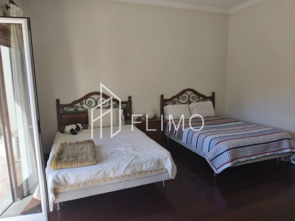 Moradia T5 para Venda em Ossela Foto 59