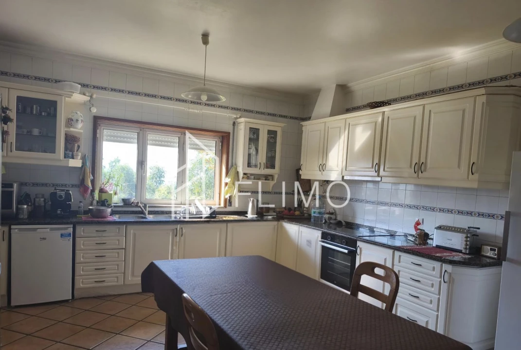 Moradia T5 para Venda em Ossela Foto 32