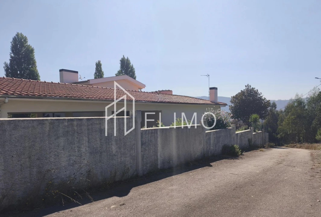 Moradia T5 para Venda em Ossela Foto 16