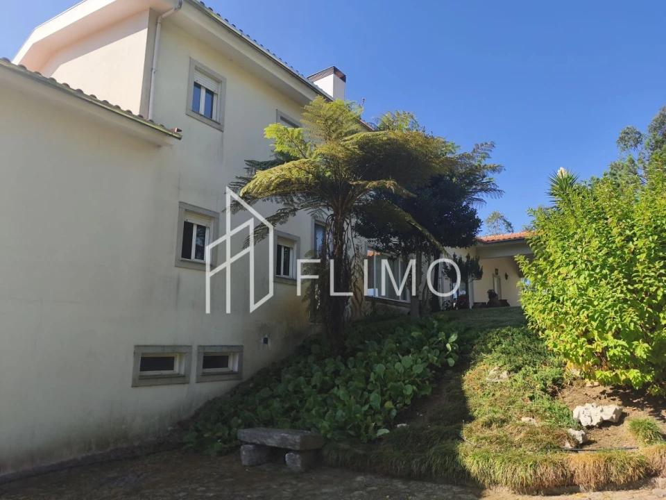 Moradia T5 para Venda em Ossela Foto 53