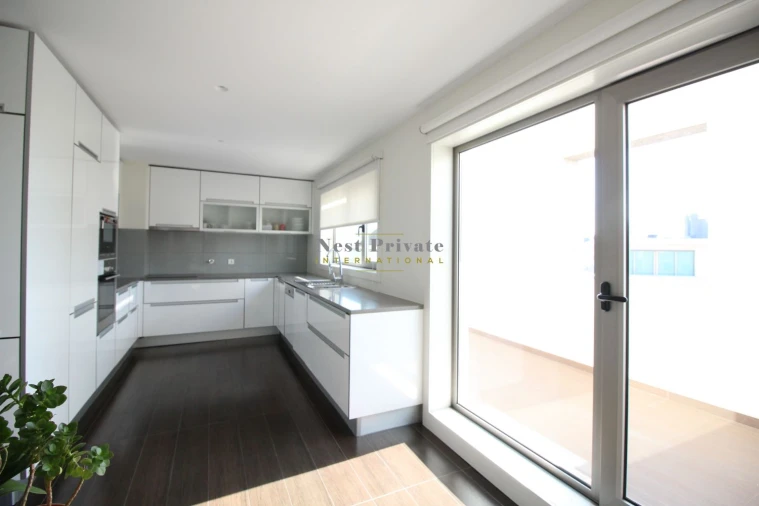 Apartamento T4 para Arrendamento em Lordelo do Ouro e Massarelos Foto 7