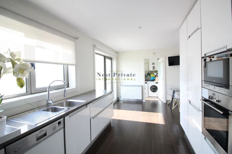 Apartamento T4 para Arrendamento em Lordelo do Ouro e Massarelos Foto 11