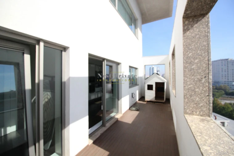 Apartamento T4 para Arrendamento em Lordelo do Ouro e Massarelos Foto 43