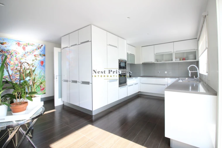 Apartamento T4 para Arrendamento em Lordelo do Ouro e Massarelos Foto 8