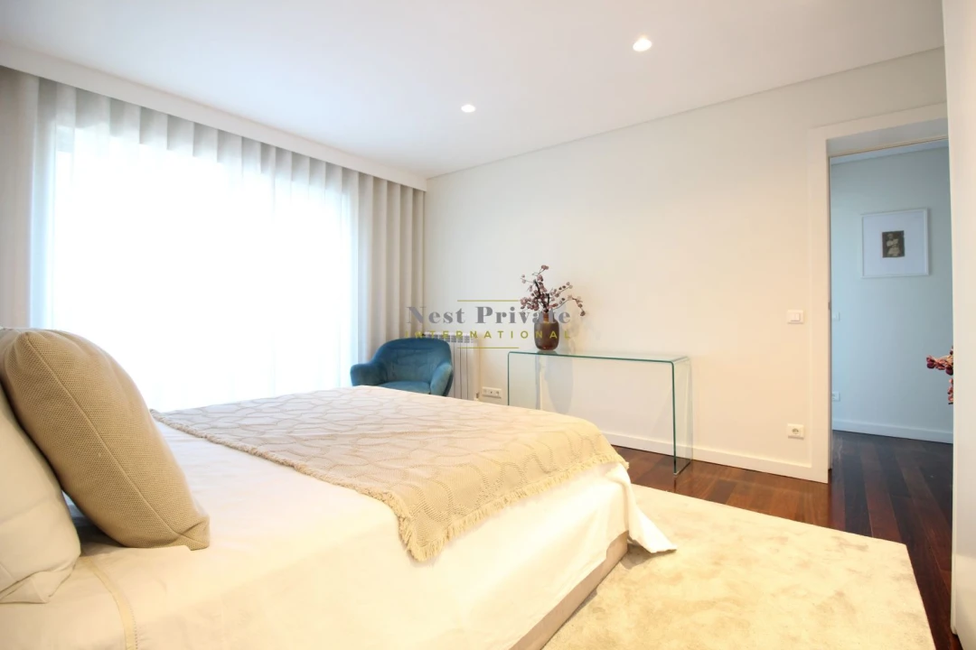 Apartamento T4 para Arrendamento em Lordelo do Ouro e Massarelos Foto 22