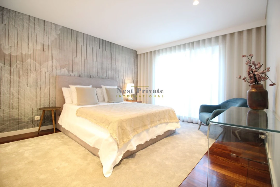 Apartamento T4 para Arrendamento em Lordelo do Ouro e Massarelos Foto 23