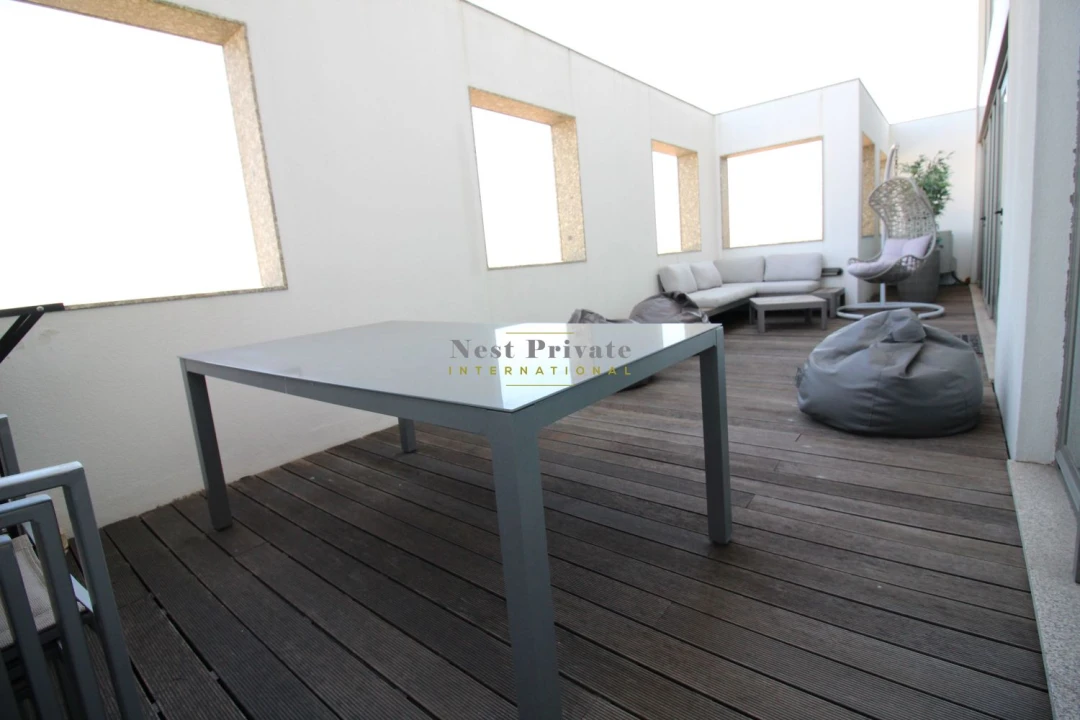 Apartamento T4 para Arrendamento em Lordelo do Ouro e Massarelos Foto 14