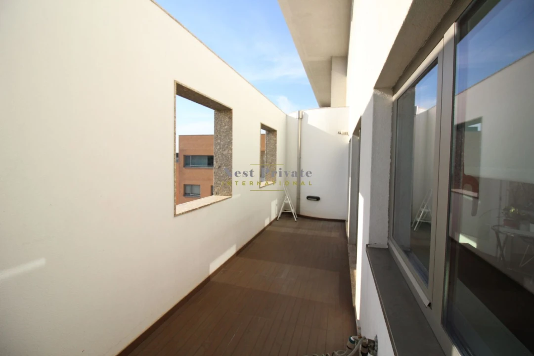 Apartamento T4 para Arrendamento em Lordelo do Ouro e Massarelos Foto 6