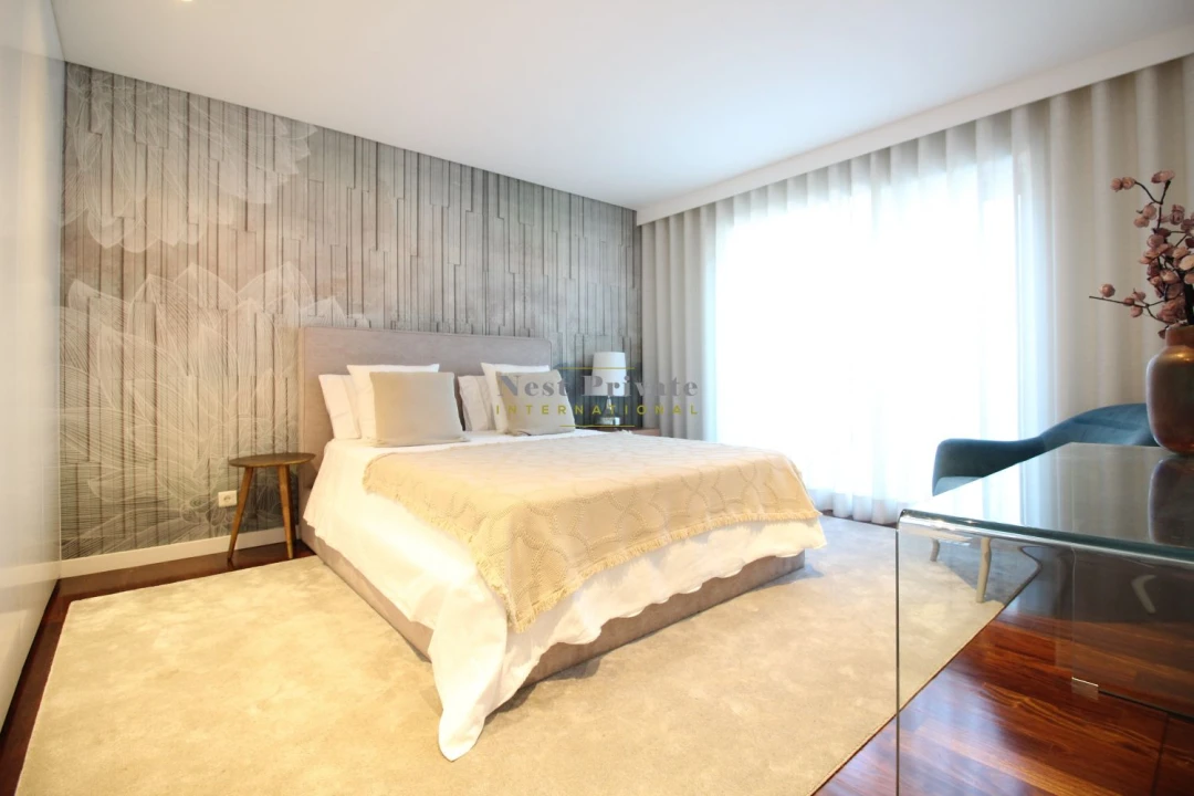 Apartamento T4 para Arrendamento em Lordelo do Ouro e Massarelos Foto 19