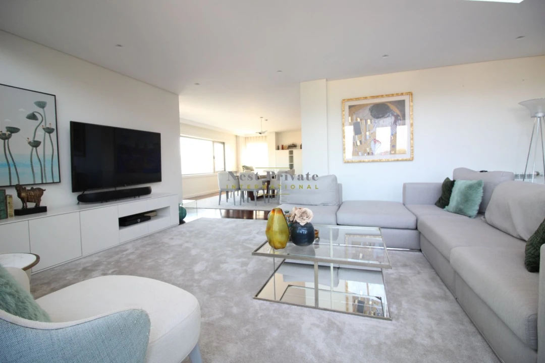 Apartamento T4 para Arrendamento em Lordelo do Ouro e Massarelos Foto 1