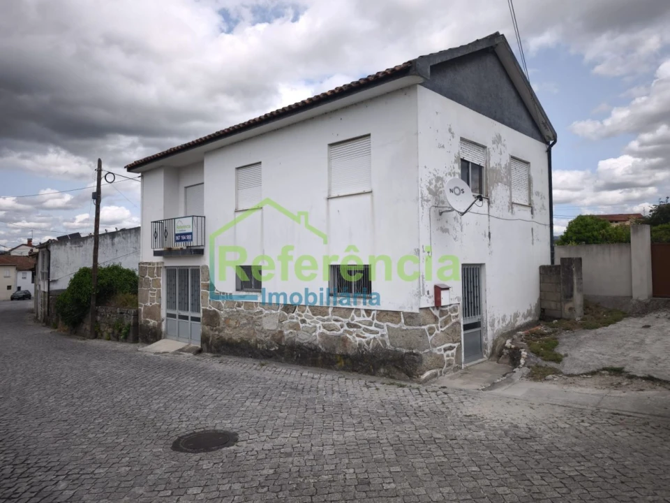 Moradia T4 para Venda em Outeiro Seco Foto 1