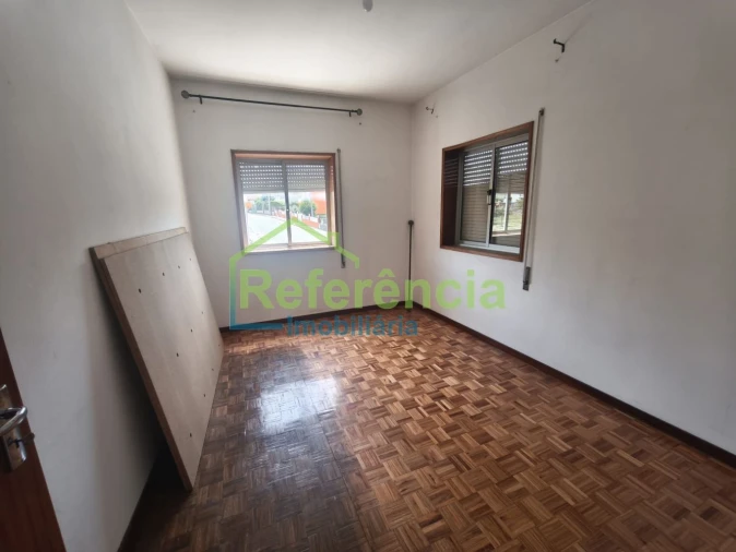 Moradia T4 para Venda em Outeiro Seco Foto 18