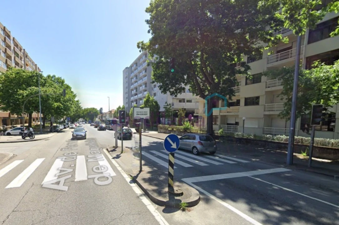 Apartamento T4 para Venda em Paranhos Foto 5