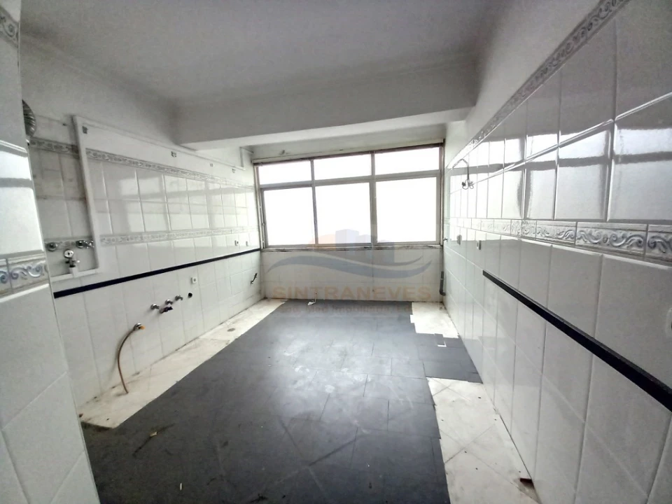 Apartamento T4 para Venda em Póvoa de Santa Iria e Forte da Casa Foto 7