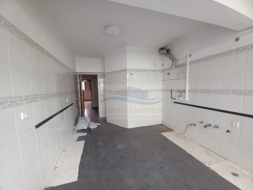 Apartamento T4 para Venda em Póvoa de Santa Iria e Forte da Casa Foto 12