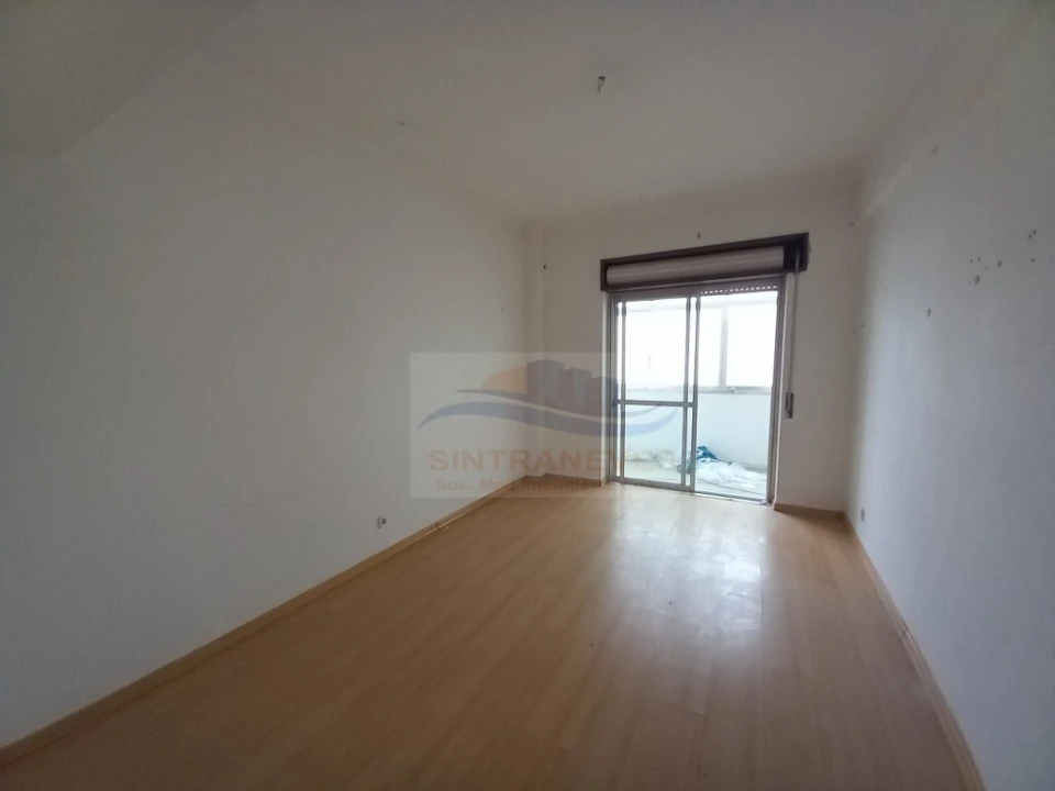 Apartamento T4 para Venda em Póvoa de Santa Iria e Forte da Casa Foto 16