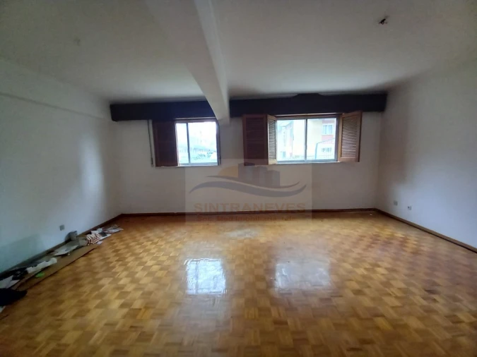 Apartamento T4 para Venda em Póvoa de Santa Iria e Forte da Casa Foto 1