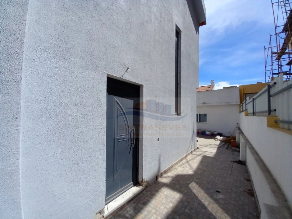Moradia T5 para Venda em Amora Foto 3