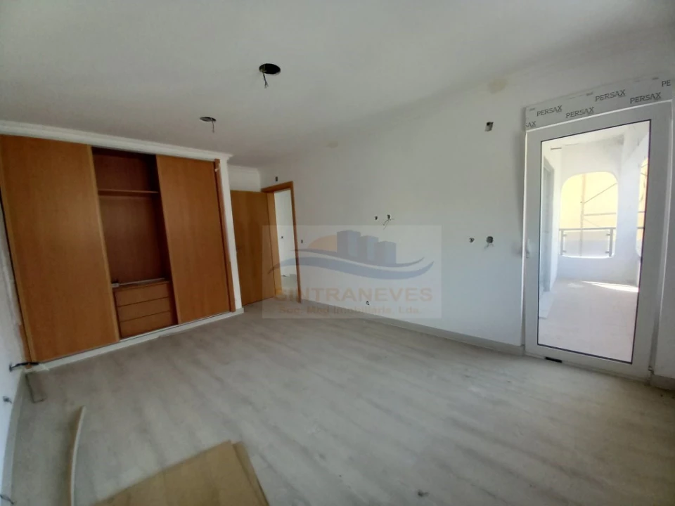 Moradia T5 para Venda em Amora Foto 33