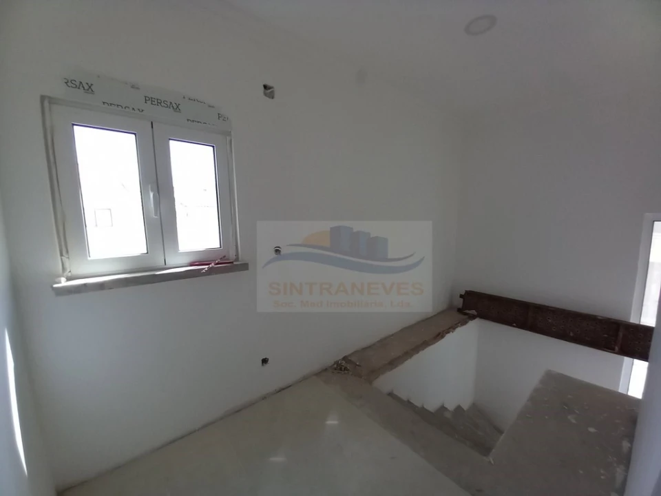 Moradia T5 para Venda em Amora Foto 46